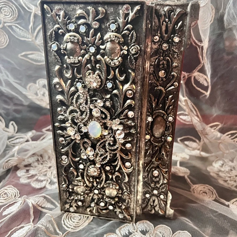 Silver Lisa Carrier Designs Jewelry Organizer